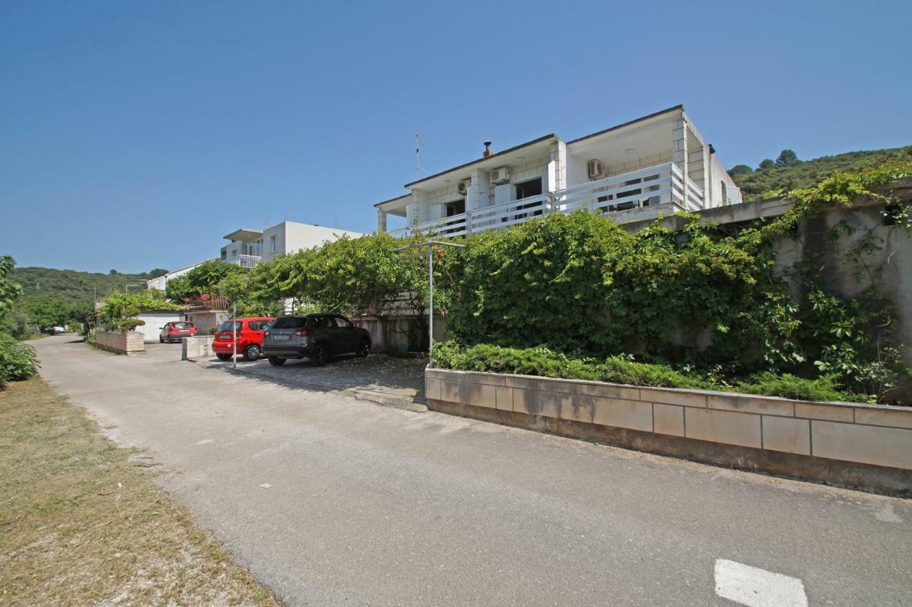 Vita Apartments Zrnovo Екстер'єр фото