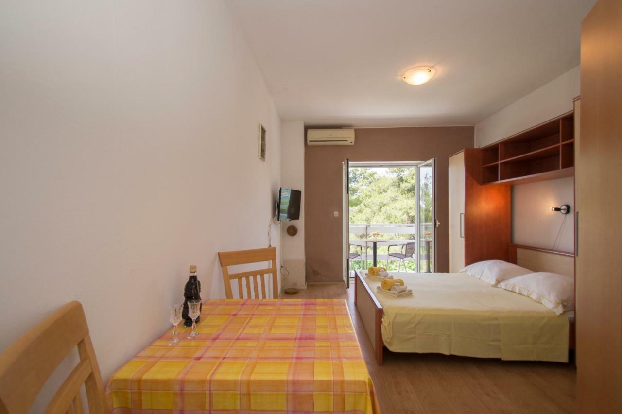 Vita Apartments Zrnovo Екстер'єр фото